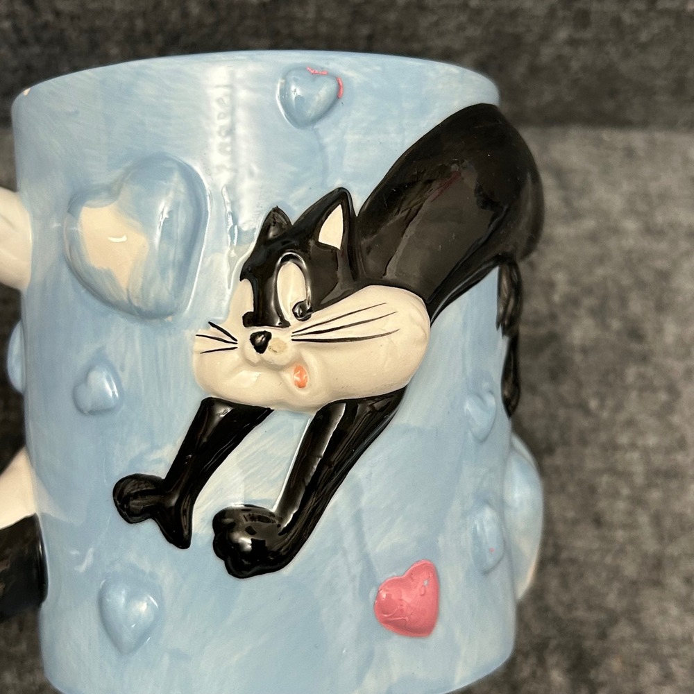 Vintage 1995 Warner Bros Pepe Le Pew & Penelope Pussycat 3D Relief Coffee Mug - Picture 5 of 9